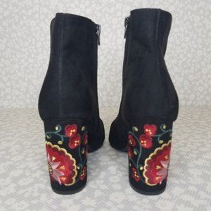 Report Sierra Black Embroidered Heel Suede Booties